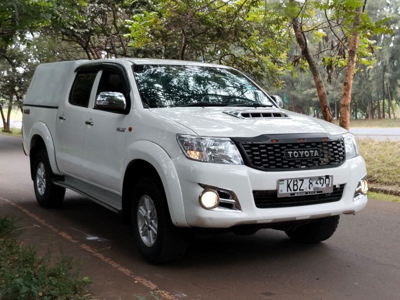 2014 TOYOTA HILUX DOUBLE CABIN
