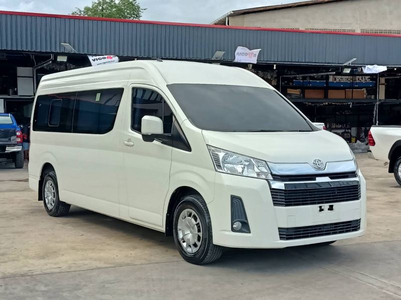 TOYOTA Hiace Commuter 2019
