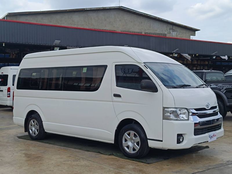Toyota Hiace Commuter