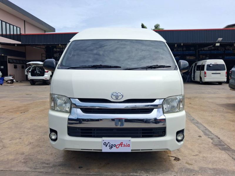 TOYOTA Hiace Commuter 2019