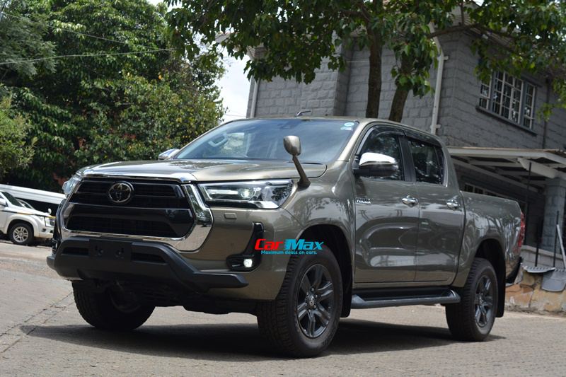 2021 TOYOTA HILUX DOUBLE CABIN