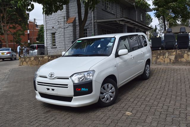2017 TOYOTA SUCCEED