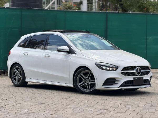2019 Mercedes Benz B180 Sunroof