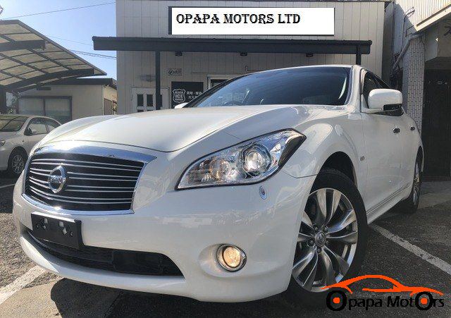 2015 NISSAN FUGA